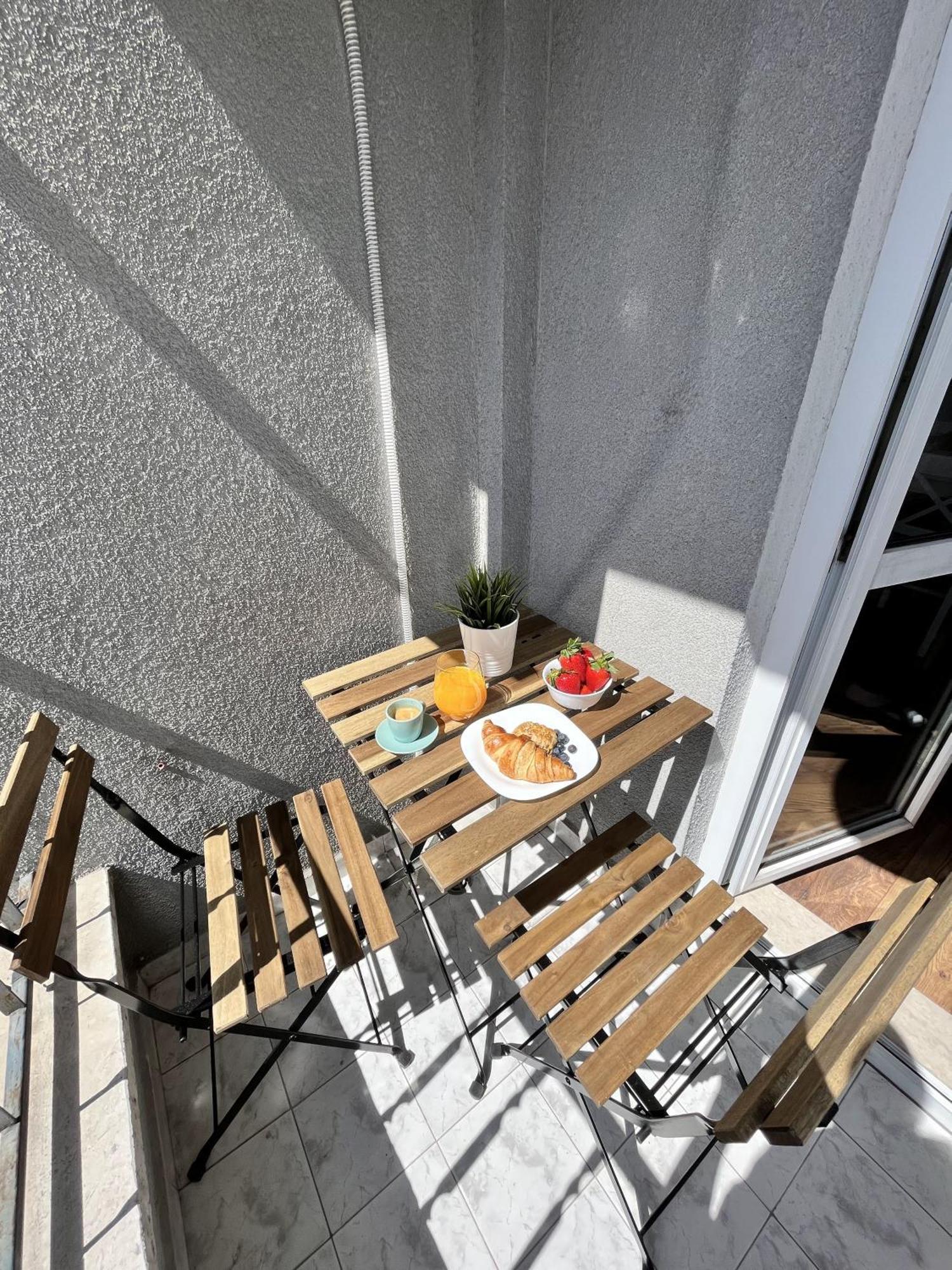 Central Cosy, Fully Renovated 2Bd Near The Cathedral Varna Exterior photo